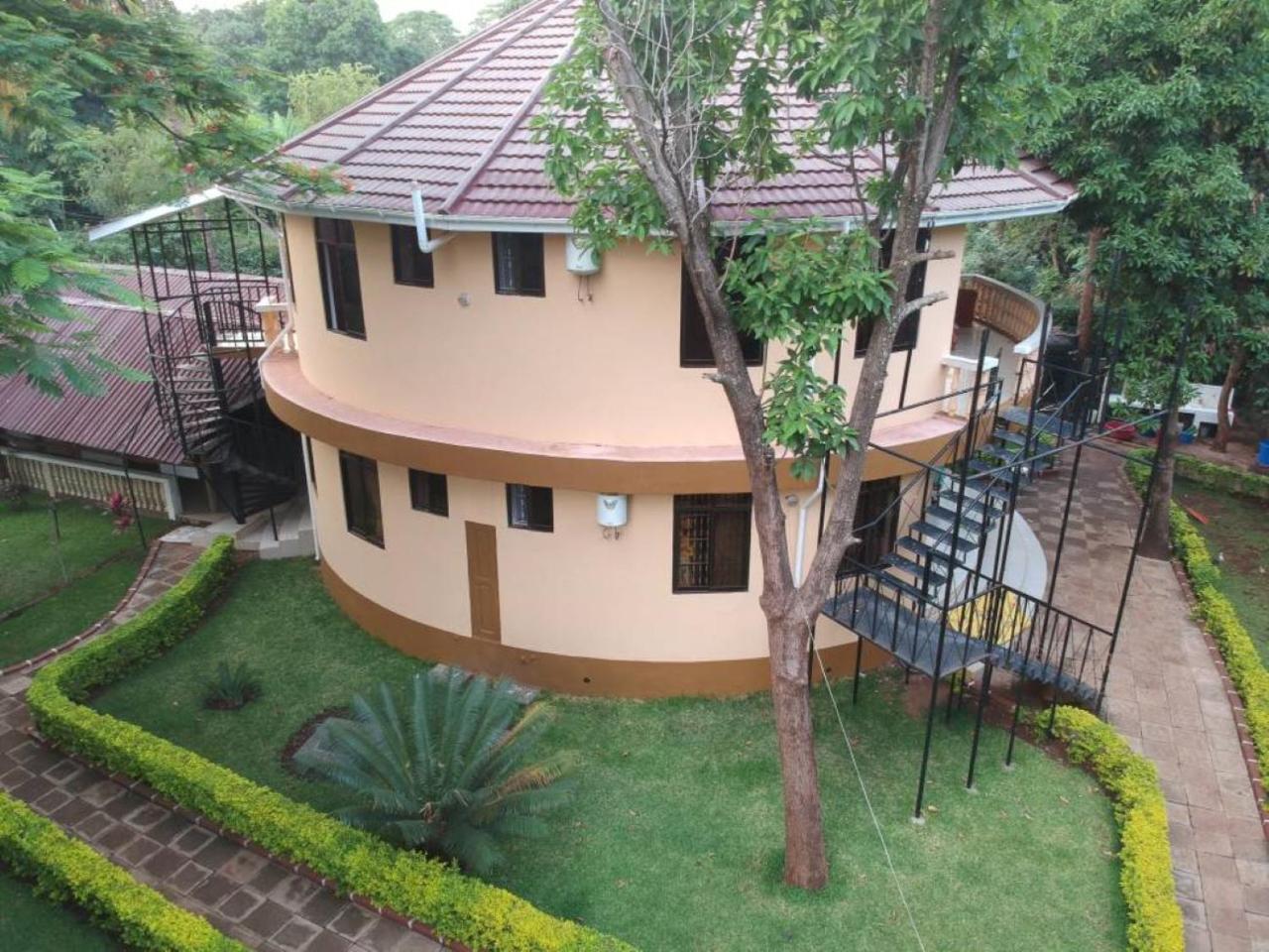 Mama Thea Homes Moshi Buitenkant foto